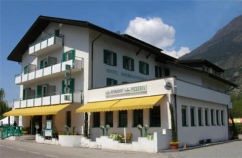 Hotel-Restaurant-Pizzeria Goldrainerhof Экстерьер фото